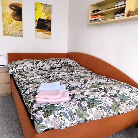 Center 5 Beds